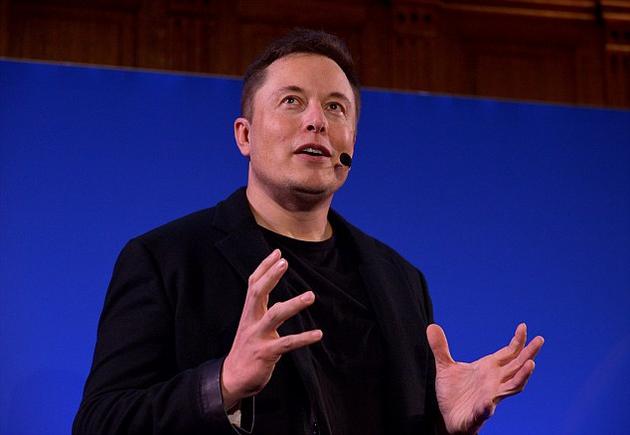 埃隆·马斯克(Elon Musk)指出,人工智能机器可能会取代人类,成为新的劳动力。
